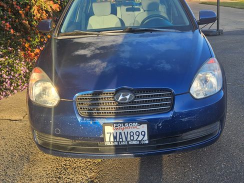 Used 2010 Hyundai Accent GLS image 15