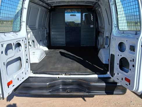 Used 2014 Ford E-250 and Econoline 250 image 11
