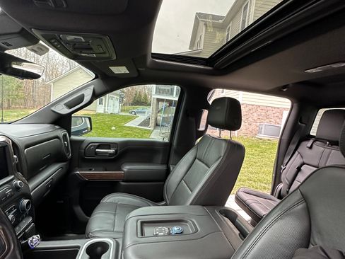 Used 2020 Chevrolet Silverado 1500 High Country w/ Technology Package image 11