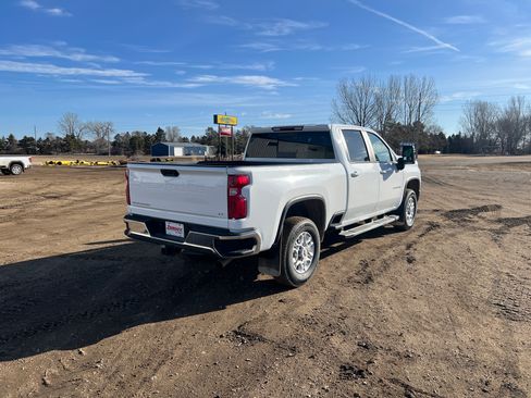 Used 2023 Chevrolet Silverado 2500 LT w/ Convenience Package image 9