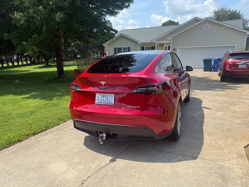 Used 2021 Tesla Model Y Long Range AWD/4WD image 9