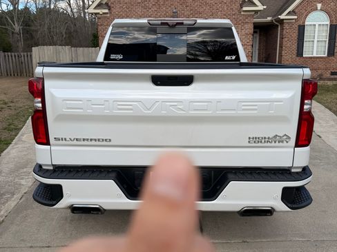 Used 2021 Chevrolet Silverado 1500 High Country w/ Technology Package image 4