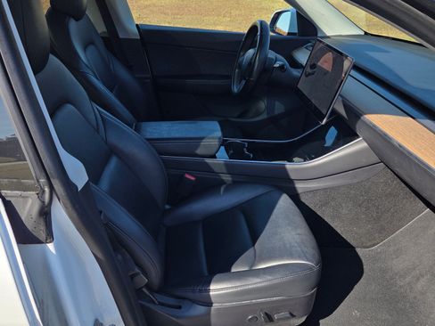 Used 2020 Tesla Model Y Long Range image 10