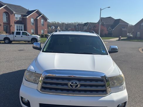 Used 2016 Toyota Sequoia Limited w/ Safety & Convenience Package image 1