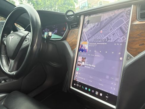 Used 2018 Tesla Model S 75D AWD/4WD image 13