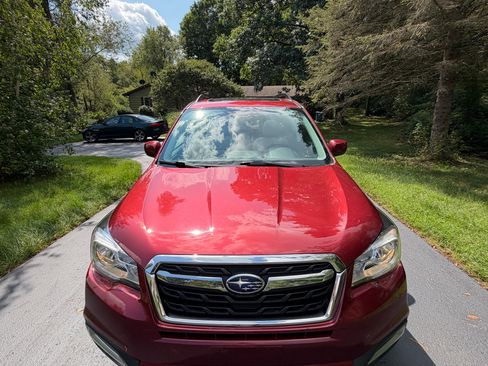 Used 2017 Subaru Forester 2.5i Premium w/ All-Weather Package AWD/4WD image 2