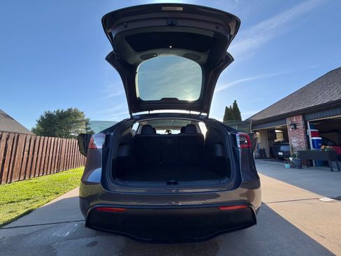 Used 2020 Tesla Model Y Long Range AWD/4WD image 10
