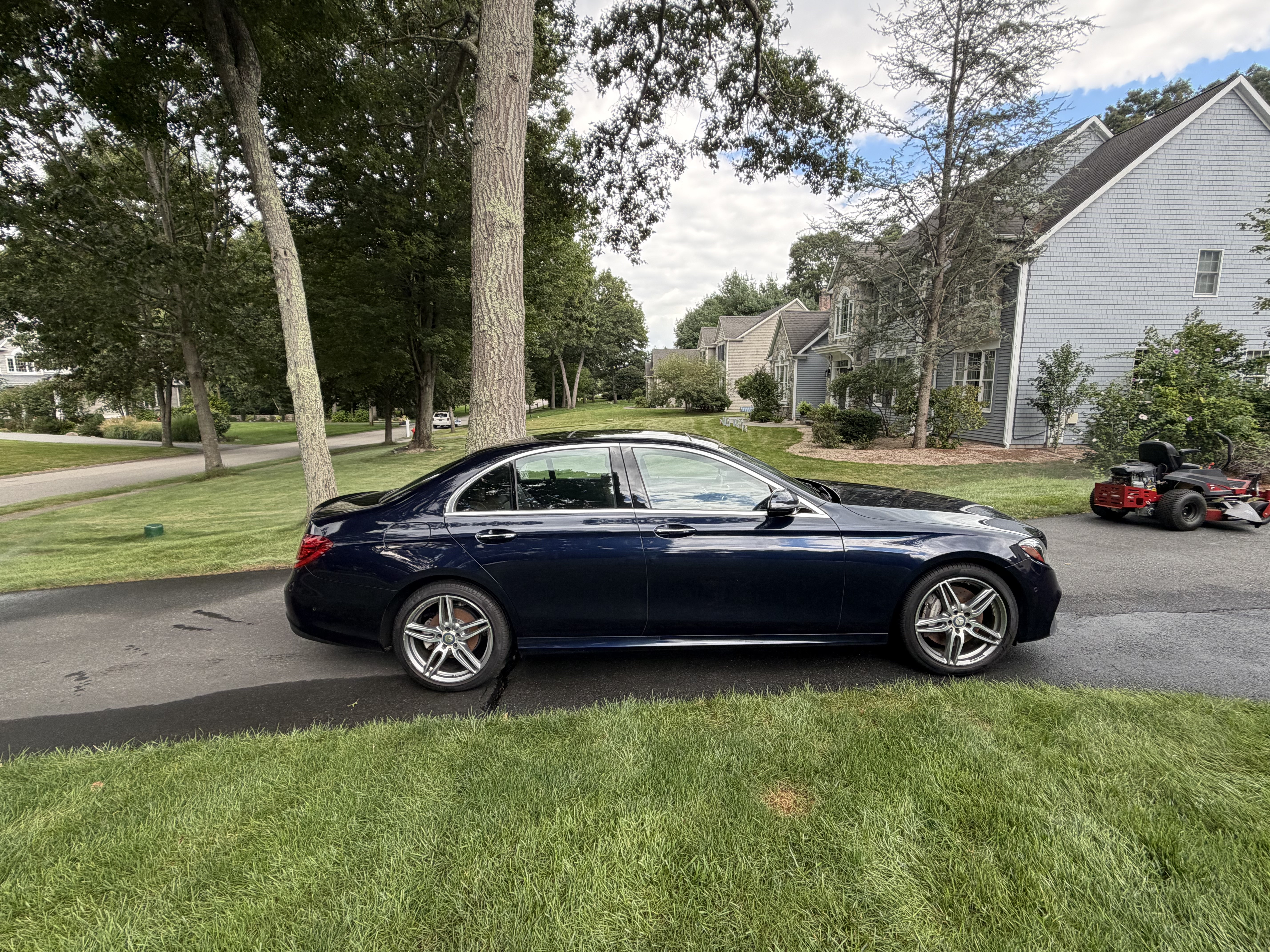 Used 2017 Mercedes-Benz E 300 4MATIC image 7