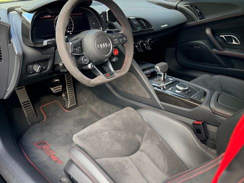 Used 2023 Audi R8 V10 GT image 2