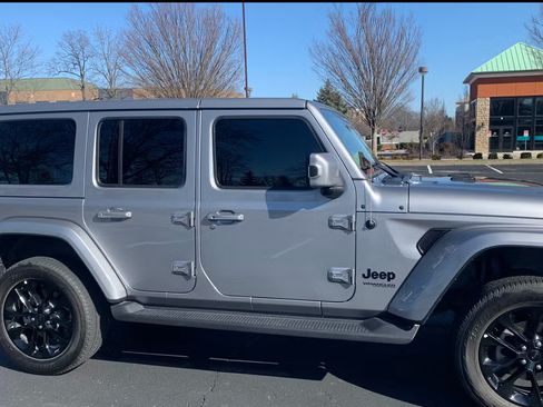 Used 2020 Jeep Wrangler Unlimited Sahara image 6