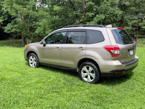 Used 2016 Subaru Forester 2.5i Premium AWD/4WD image 6