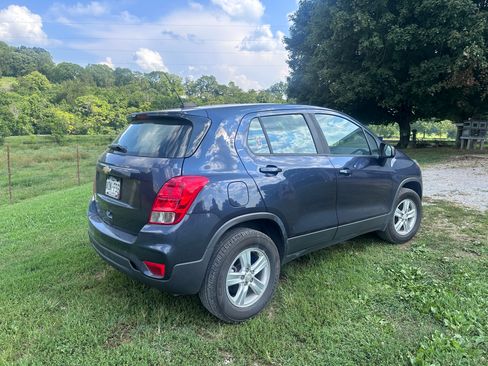 Used 2018 Chevrolet Trax LS AWD/4WD image 4