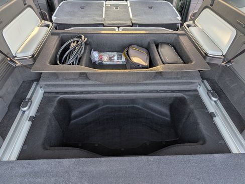 Used 2023 Rivian R1S Adventure image 19