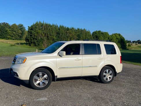 Used 2013 Honda Pilot Touring image 2