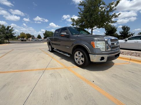 Used 2011 Ford F150 Lariat w/ Lariat Plus Pkg RWD image 2