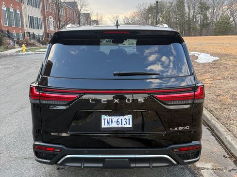 Used 2024 Lexus LX 600 F Sport image 2