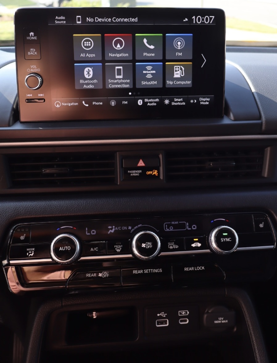 Used 2025 Honda Pilot Touring image 16