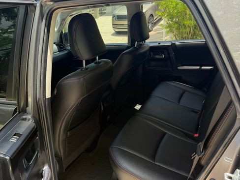 Used 2020 Toyota 4Runner TRD Off-Road Premium w/ Moonroof Package AWD/4WD image 16
