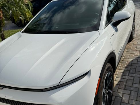 Used 2025 Chevrolet Equinox EV LT image 1