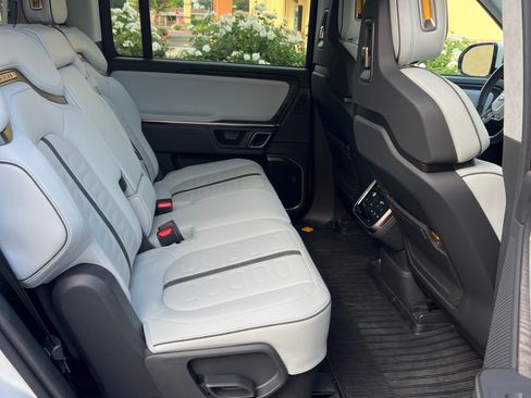 Used 2023 Rivian R1S Adventure image 21