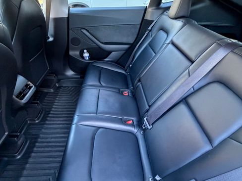 Used 2025 Tesla Model Y Long Range image 5