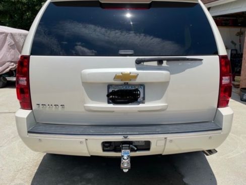 Used 2014 Chevrolet Tahoe LTZ RWD image 5