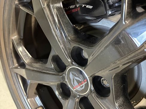 Used 2022 Chevrolet Corvette Stingray Premium Conv w/ Z51 Performance Package RWD image 2