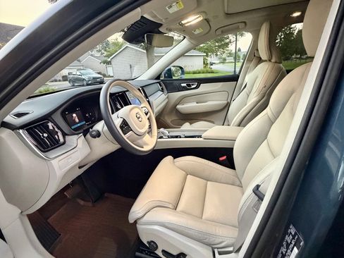 Used 2023 Volvo XC60 B5 Ultimate w/ Climate Package AWD/4WD image 19