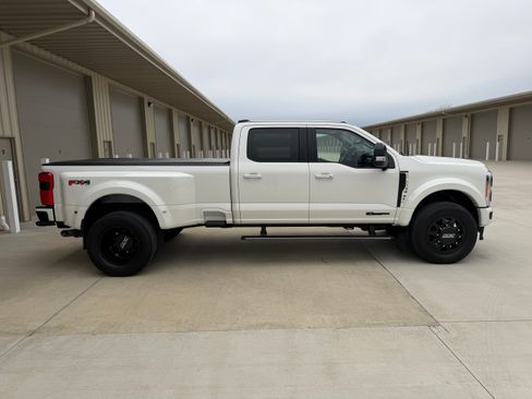 Used 2023 Ford F450 Lariat w/ Lariat Ultimate Package AWD/4WD image 10