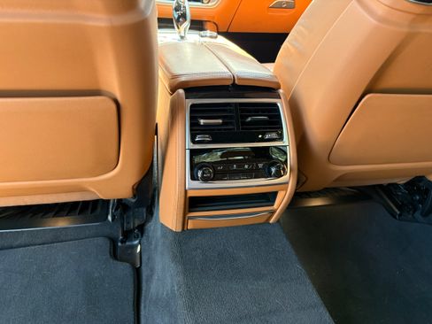 Used 2022 BMW 750i xDrive w/ Executive Package AWD/4WD image 14