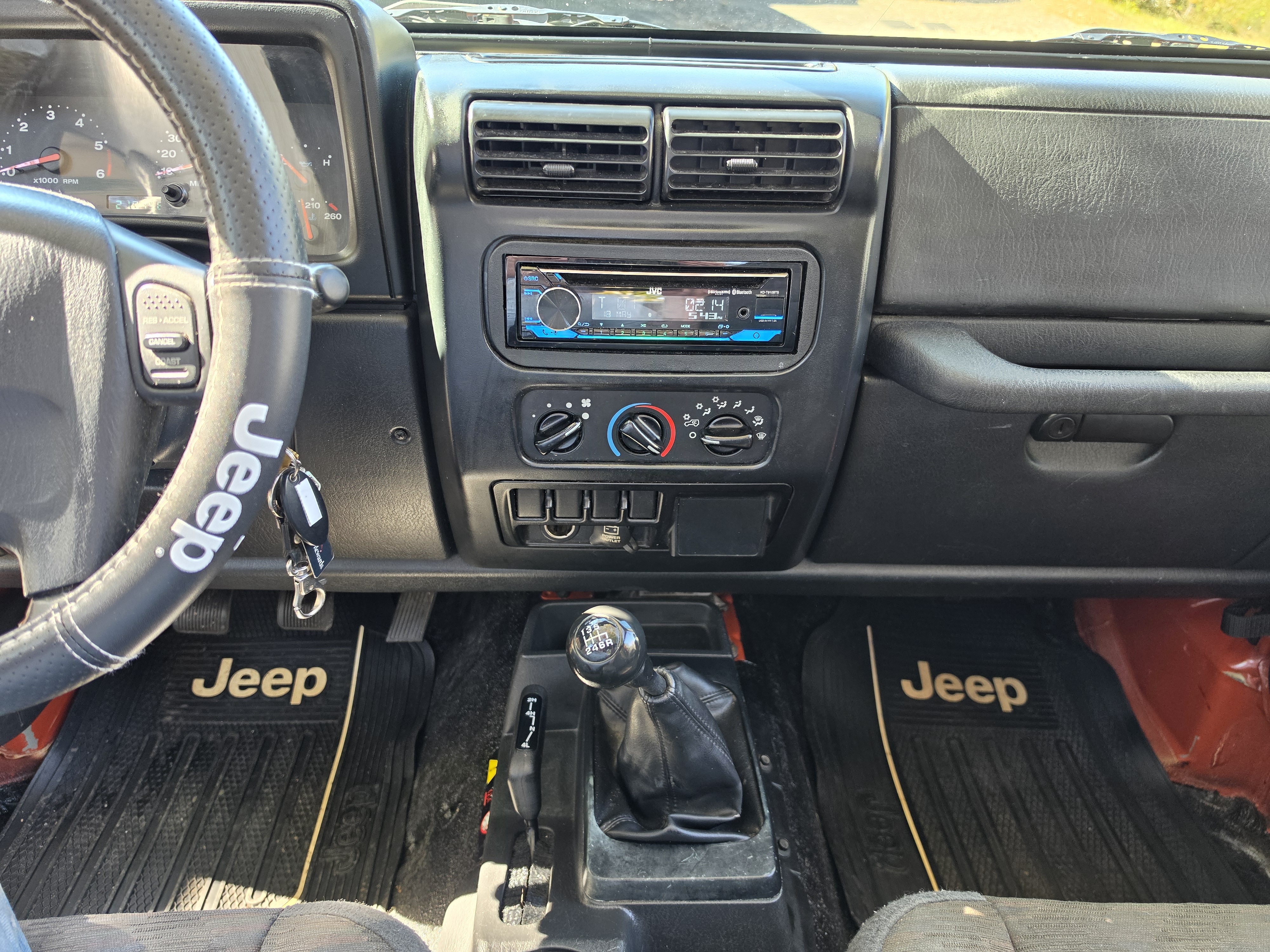 Used 2005 Jeep Wrangler X AWD/4WD image 16