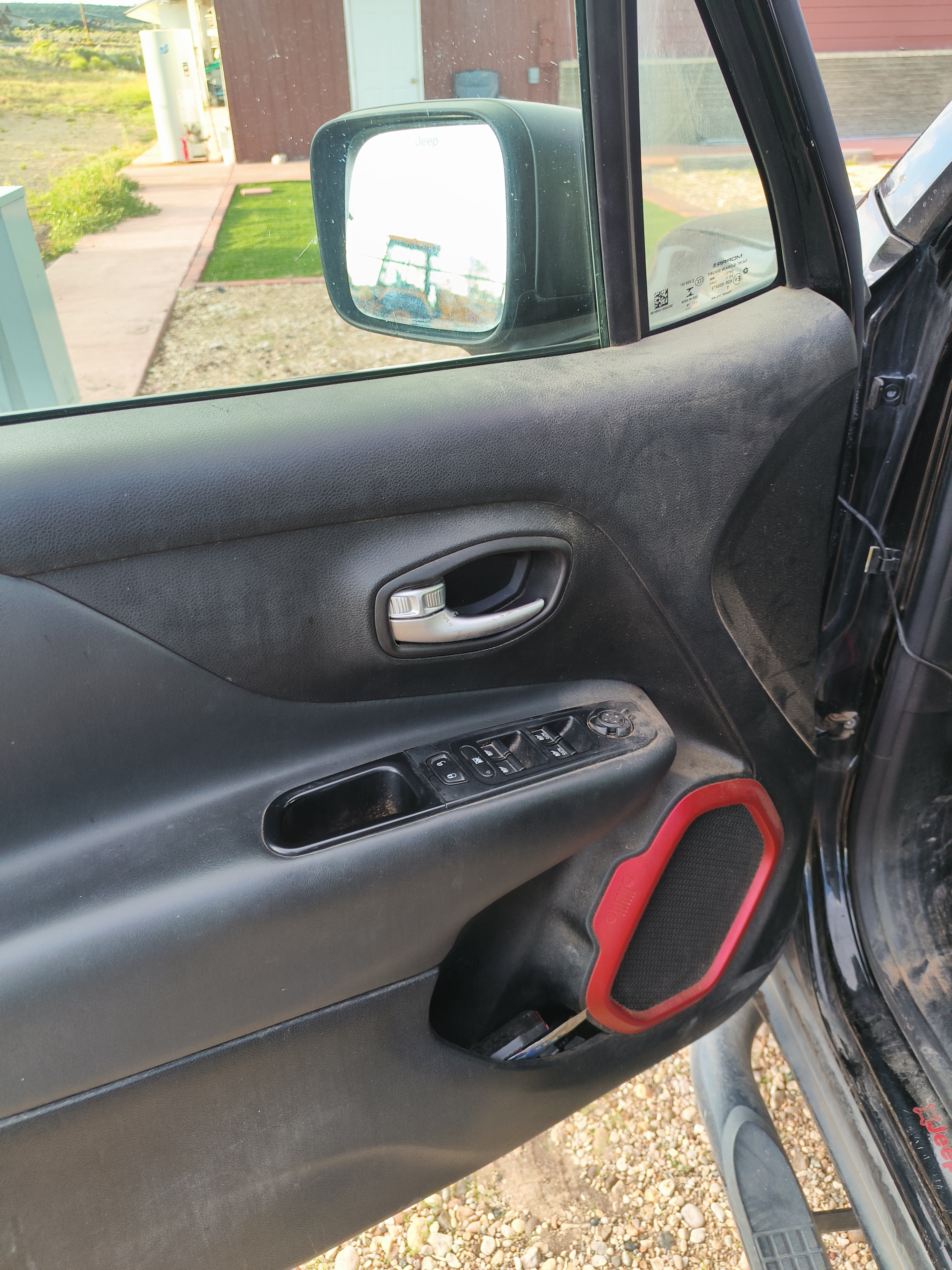 Used 2018 Jeep Renegade Trailhawk AWD/4WD image 9