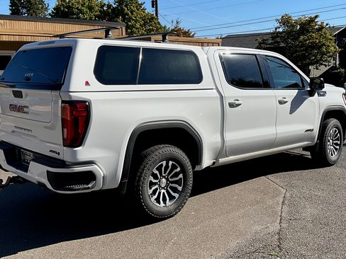 Used 2021 GMC Sierra 1500 AT4 w/ AT4 Value Package image 4