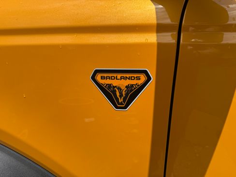 Used 2022 Ford Bronco Badlands AWD/4WD image 8
