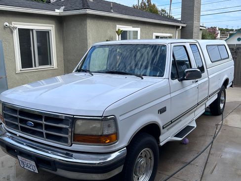 Used 1996 Ford F250 2WD SuperCab image 2