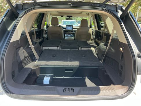 Used 2021 Lincoln Aviator Reserve w/ Equipment Group 201A AWD/4WD image 13