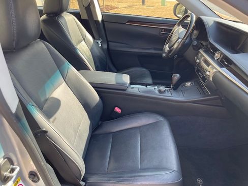Used 2013 Lexus ES 350 w/ Luxury Pkg image 21