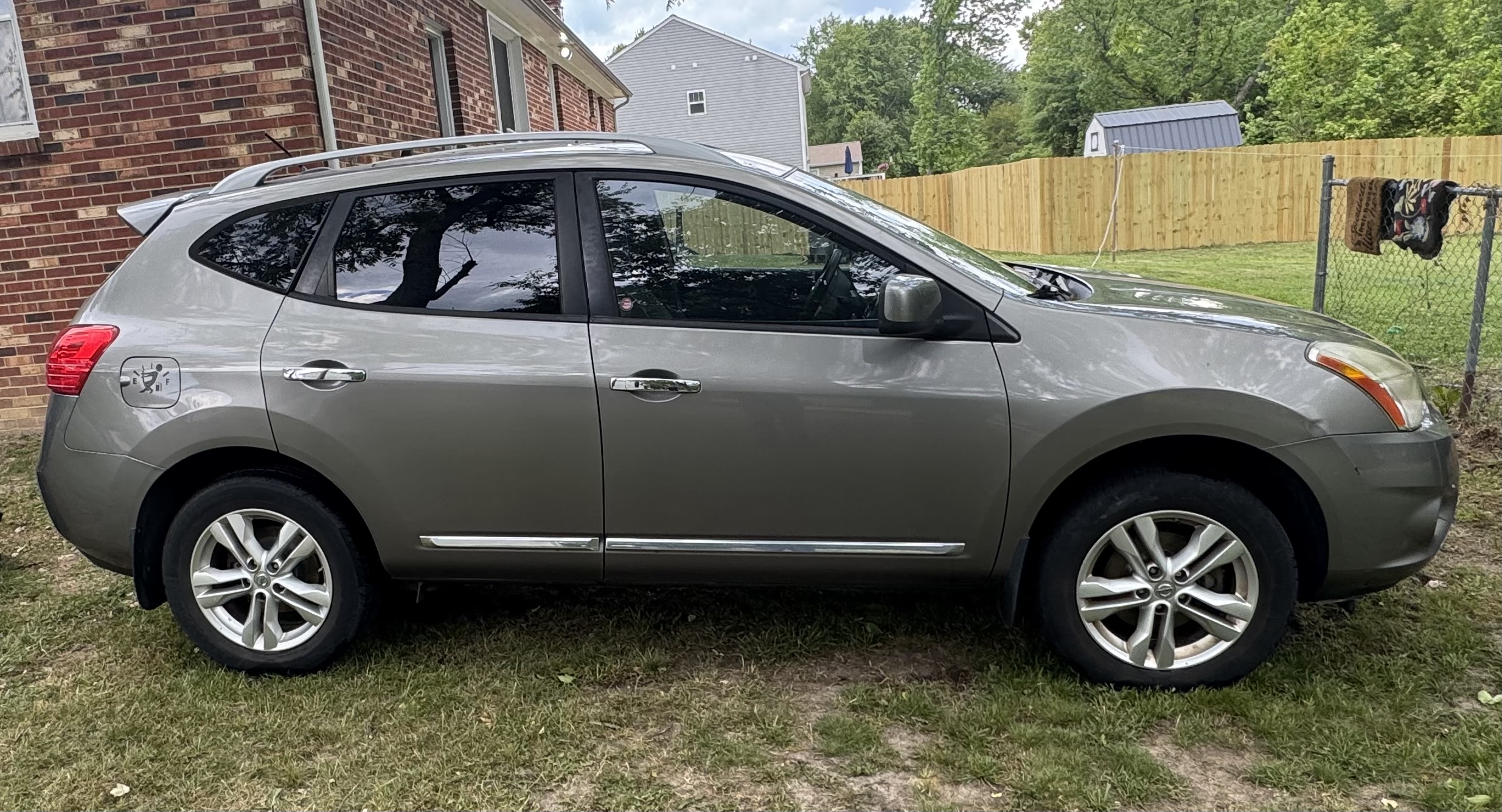Used 2012 Nissan Rogue SV w/ Premium Pkg AWD/4WD image 9
