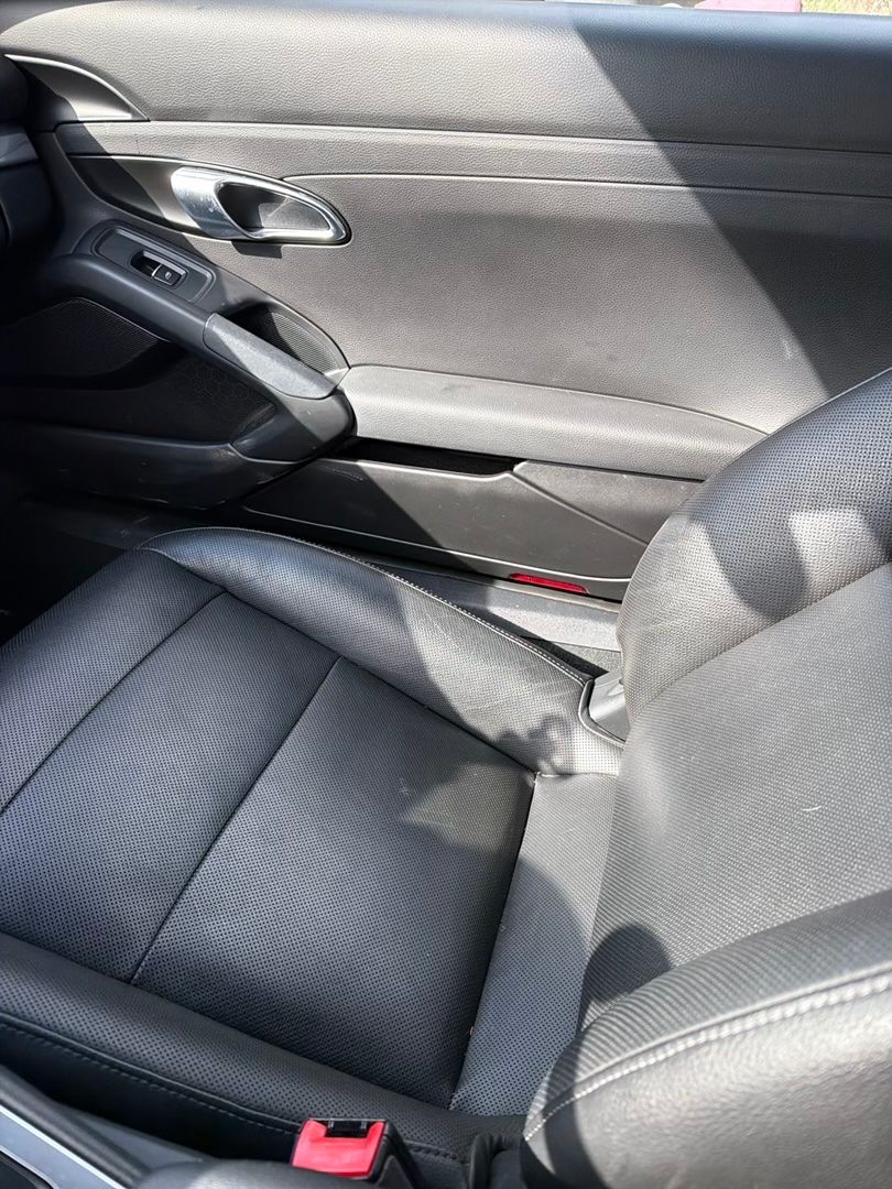 Used 2018 Porsche 718 Cayman RWD image 10