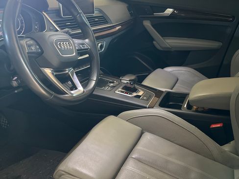 Used 2018 Audi Q5 Prestige w/ Prestige Package AWD/4WD image 2