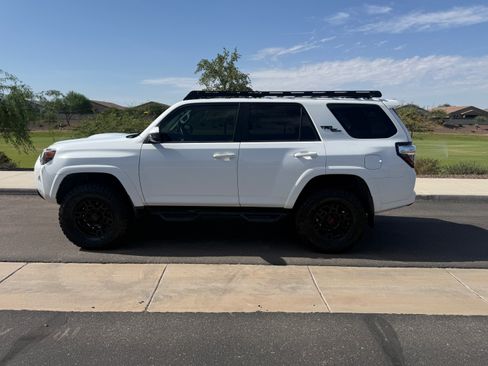 Used 2018 Toyota 4Runner TRD Off-Road AWD/4WD image 6