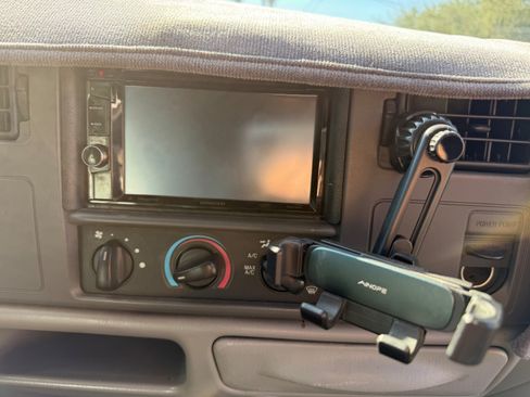 Used 1999 Ford F350 4x4 Crew Cab DRW Super Duty image 10