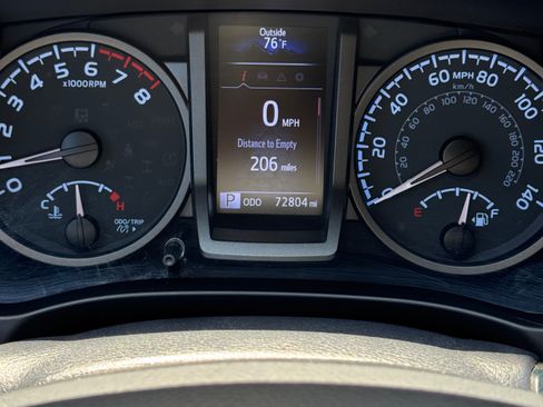 Used 2020 Toyota Tacoma TRD Off-Road w/ Technology Package AWD/4WD image 19