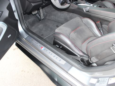 Used 2020 Chevrolet Camaro ZL1 image 14