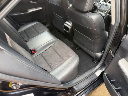 Used 2014 Toyota Camry SE image 11