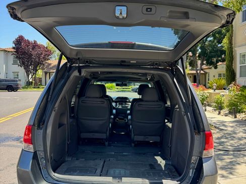 Used 2010 Honda Odyssey EX-L image 18