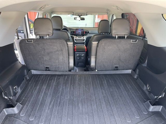 Used 2022 Ford Explorer XLT w/ Equipment Group 202A AWD/4WD image 32