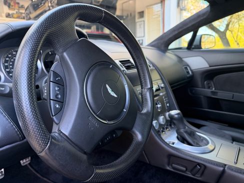 Used 2006 Aston Martin V8 Vantage Coupe 2D image 22
