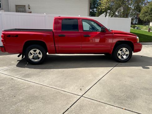 Used 2005 Dodge Dakota Laramie w/ Trailer Tow Group image 1