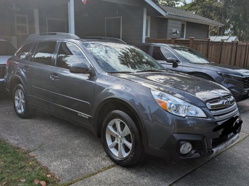 Used 2014 Subaru Outback 3.6R Limited image 2